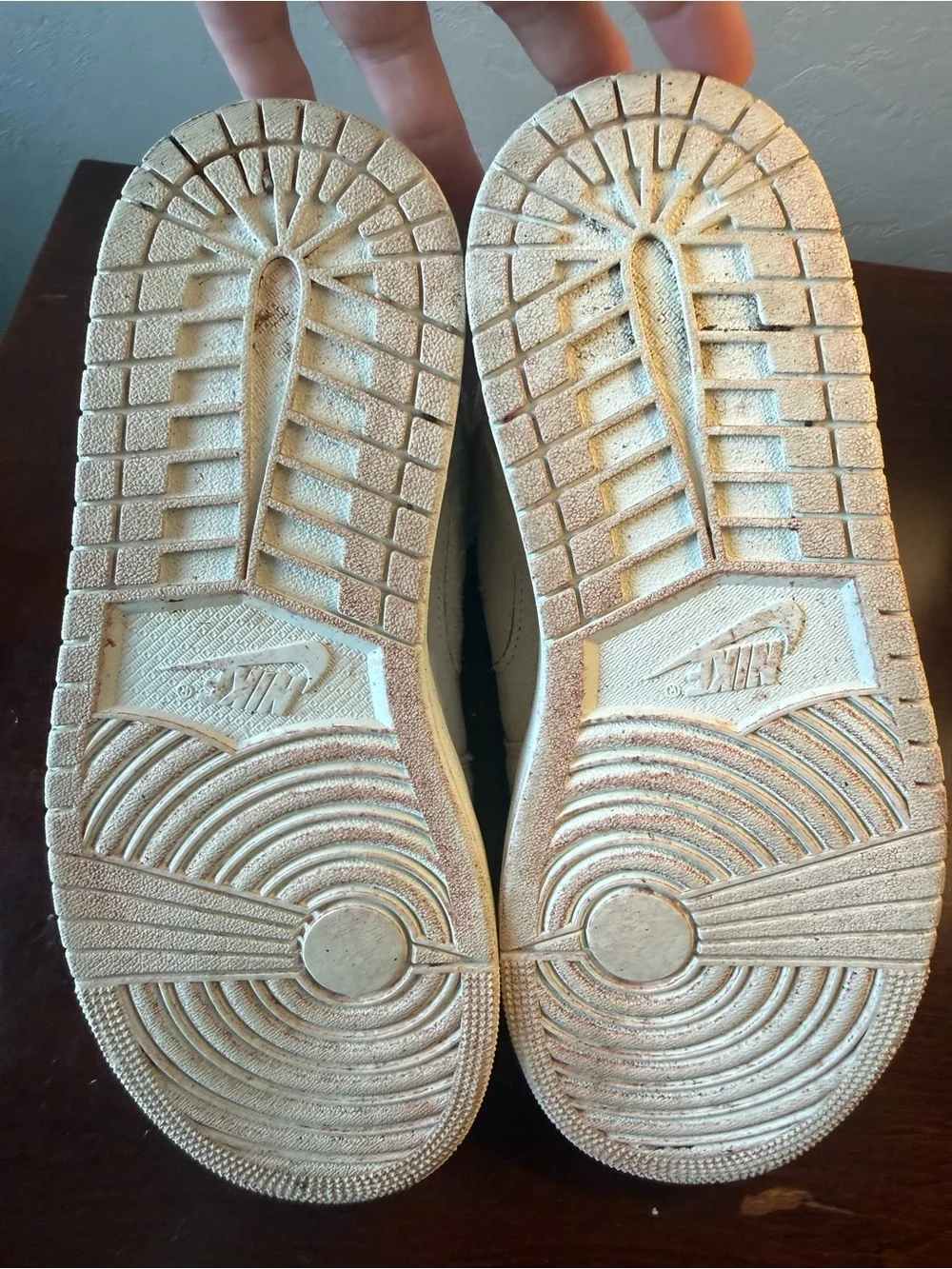 Air Jordan 1 Mid SE Craft